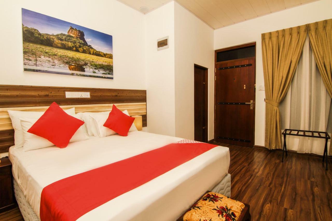 Clove Transit Hotel Kotugoda Luaran gambar