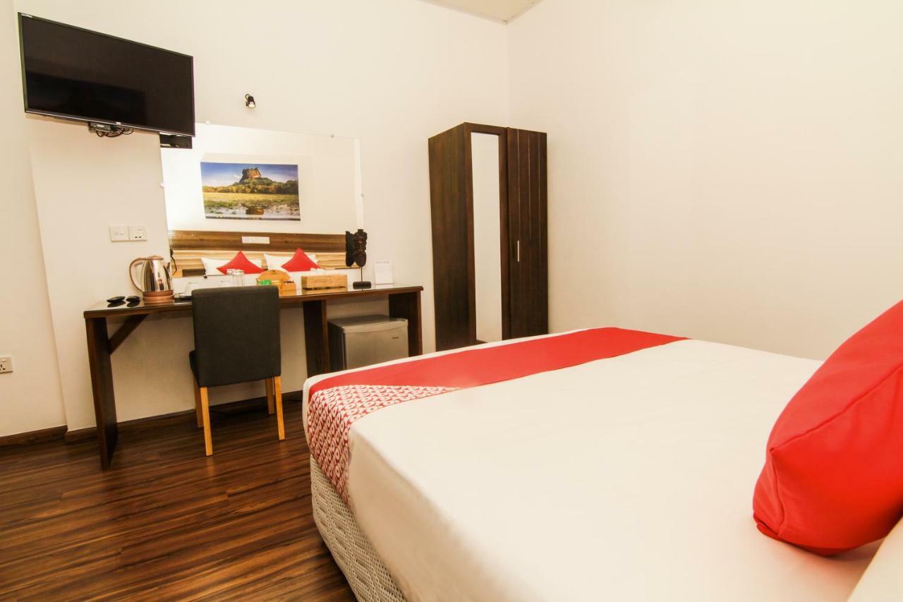 Clove Transit Hotel Kotugoda Luaran gambar