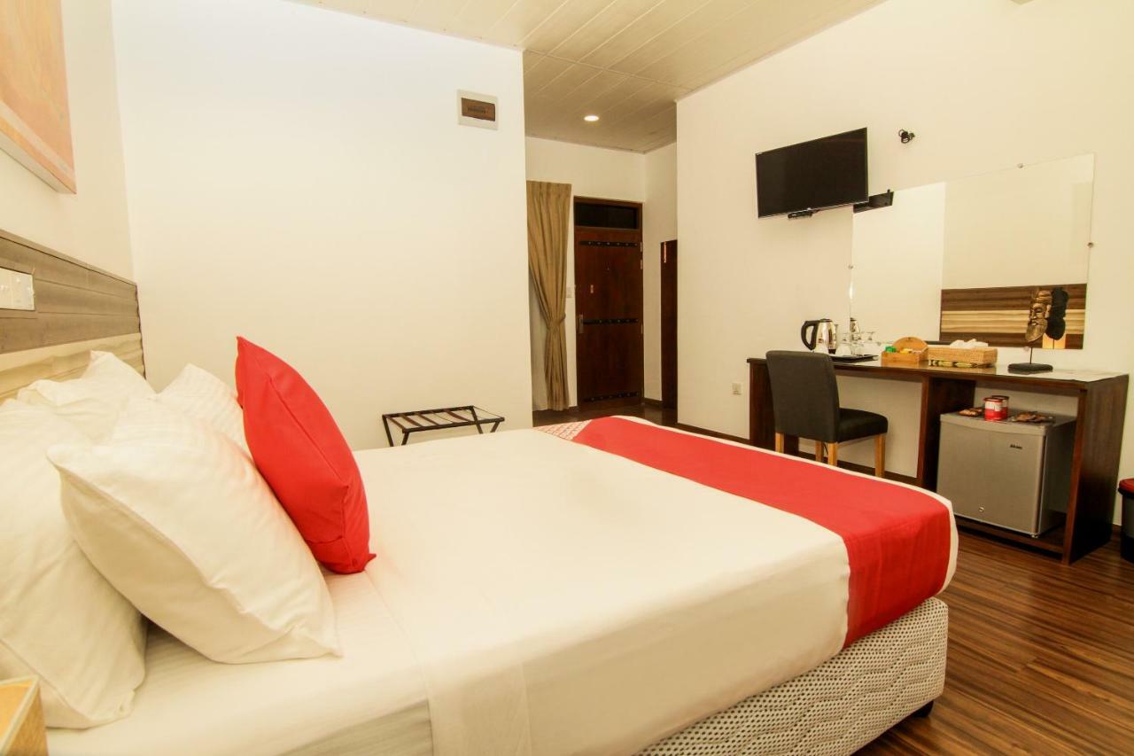 Clove Transit Hotel Kotugoda Luaran gambar
