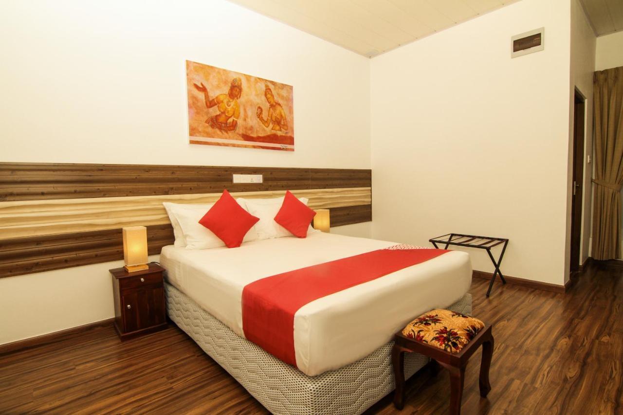 Clove Transit Hotel Kotugoda Luaran gambar