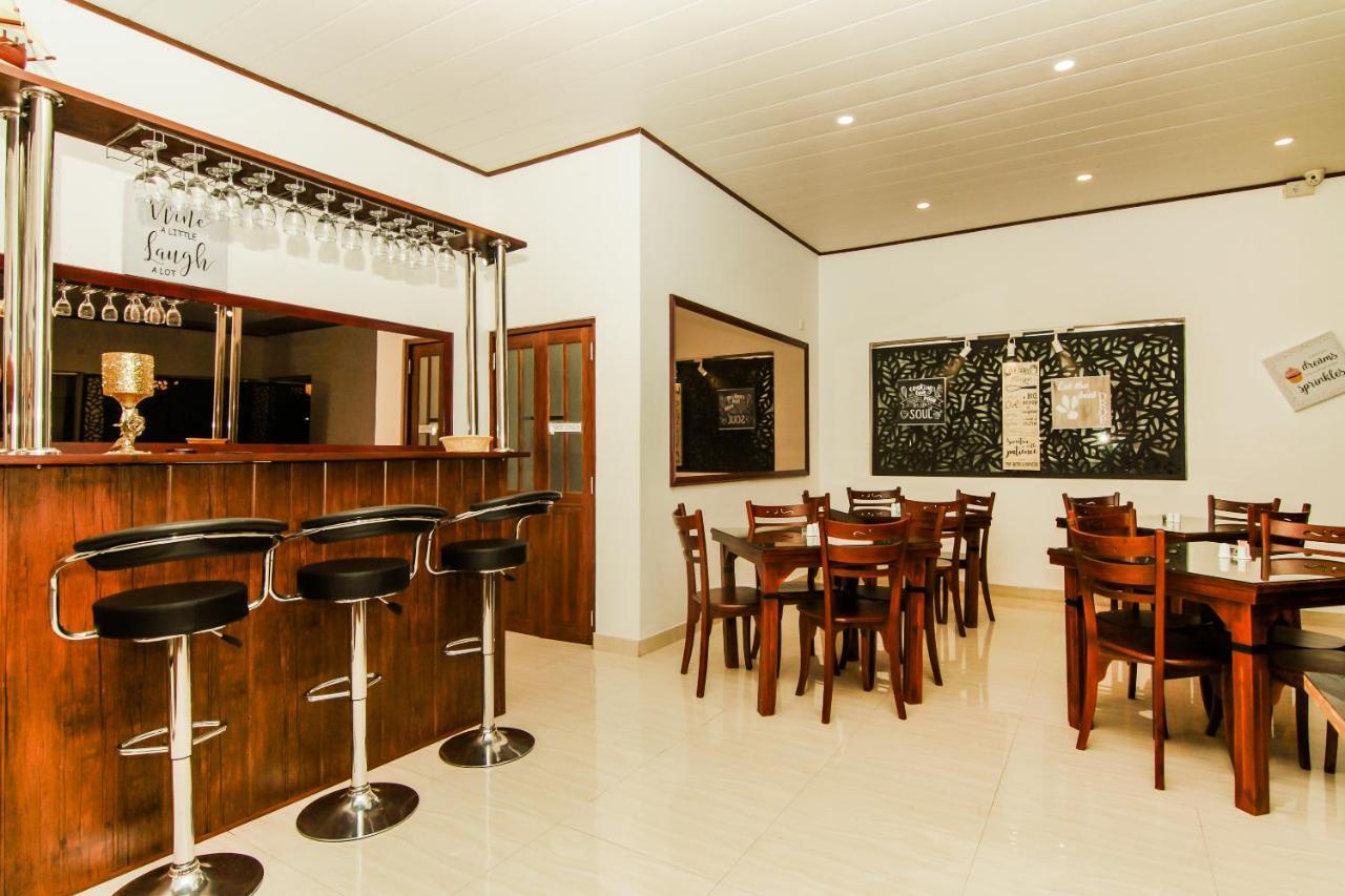 Clove Transit Hotel Kotugoda Luaran gambar
